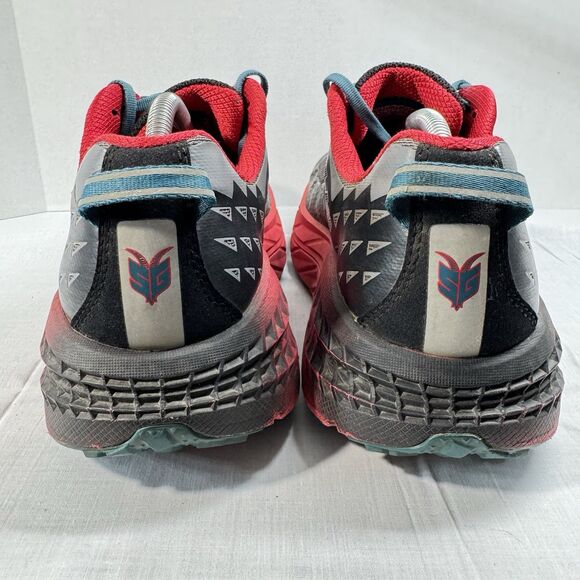 Athletic_Shoes